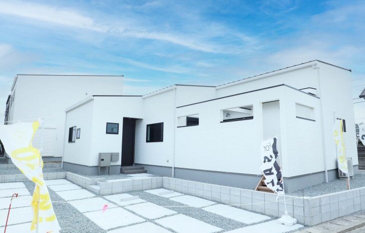 【FAZINO FLAT】佐土原町小牧台(東棟)